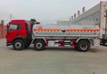 解放龙V小三轴前四后四SLS5253GFWC5V型腐蚀性物品罐式运输车 解放龙V小三轴前四后四SLS5253GFWC5V型腐蚀性物品罐式运输车