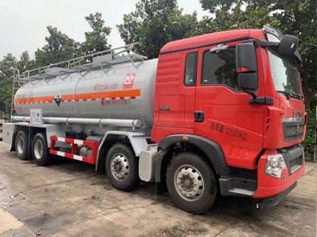 重汽豪沃SLS5322GFWZ5型腐蚀性物品罐式运输车 重汽豪沃SLS5322GFWZ5型腐蚀性物品罐式运输车