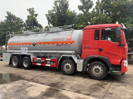 重汽豪沃SLS5322GFWZ5型腐蚀性物品罐式运输车 重汽豪沃SLS5322GFWZ5型腐蚀性物品罐式运输车