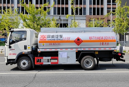 重汽豪沃10方加油车_重汽豪沃8吨加油车_专威牌HTW5127GJYZ6Q型加油车 重汽豪沃10方加油车_重汽豪沃8吨加油车_专威牌HTW5127GJYZ6Q型加油车